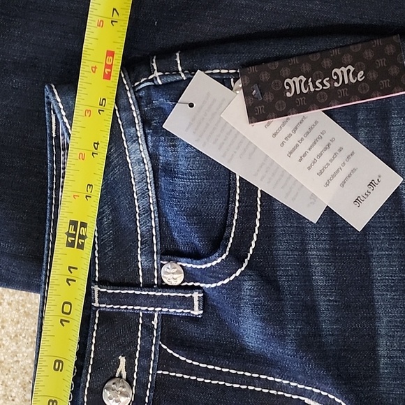 NWT Miss Me Chloe Boot Cut Bling Cross Jeans Size 29 Long - Picture 5 of 12